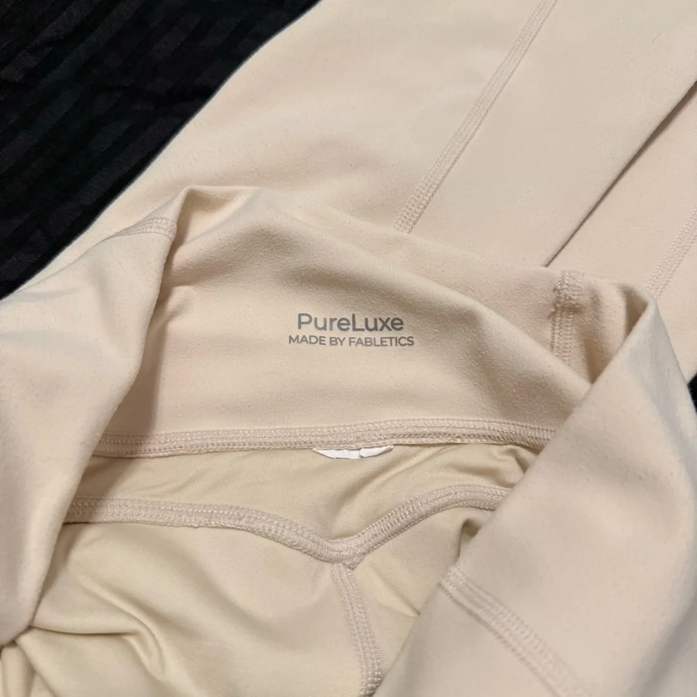 ▪️ Fabletics • PureLuxe Cream Leggings • Women’s XS - Picture 5 of 6